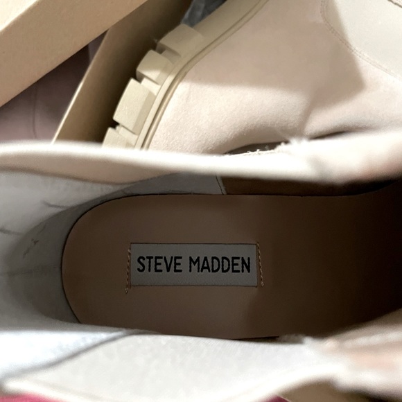 Steve Madden Howler Booties - Picture 5 of 7